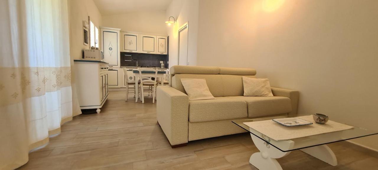 Le Pavoncelle Villa Budoni Exteriör bild