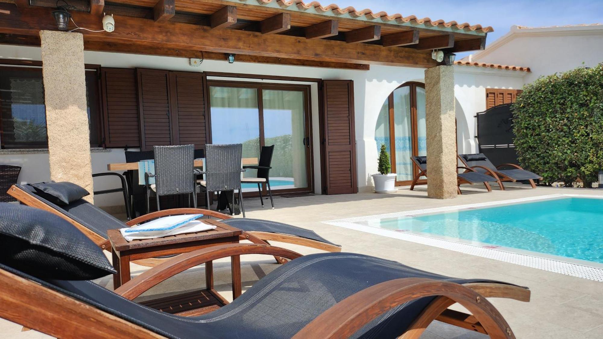 Le Pavoncelle Villa Budoni Exteriör bild